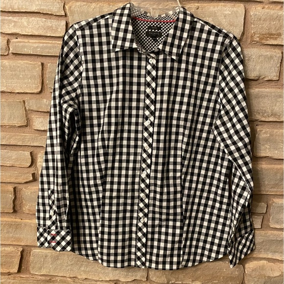 Talbots Black and White Gingham button down shirt Size 12 petite - Picture 3 of 13